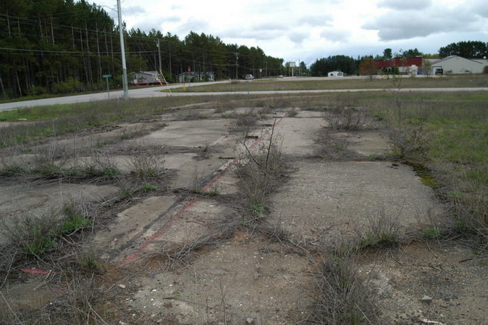 Hilltop Drive-In Theatre - September 2003 Photo